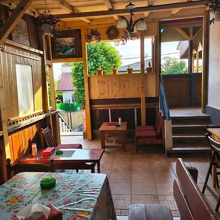 ホームステイ Casa Victor エフォリエ・ノルド